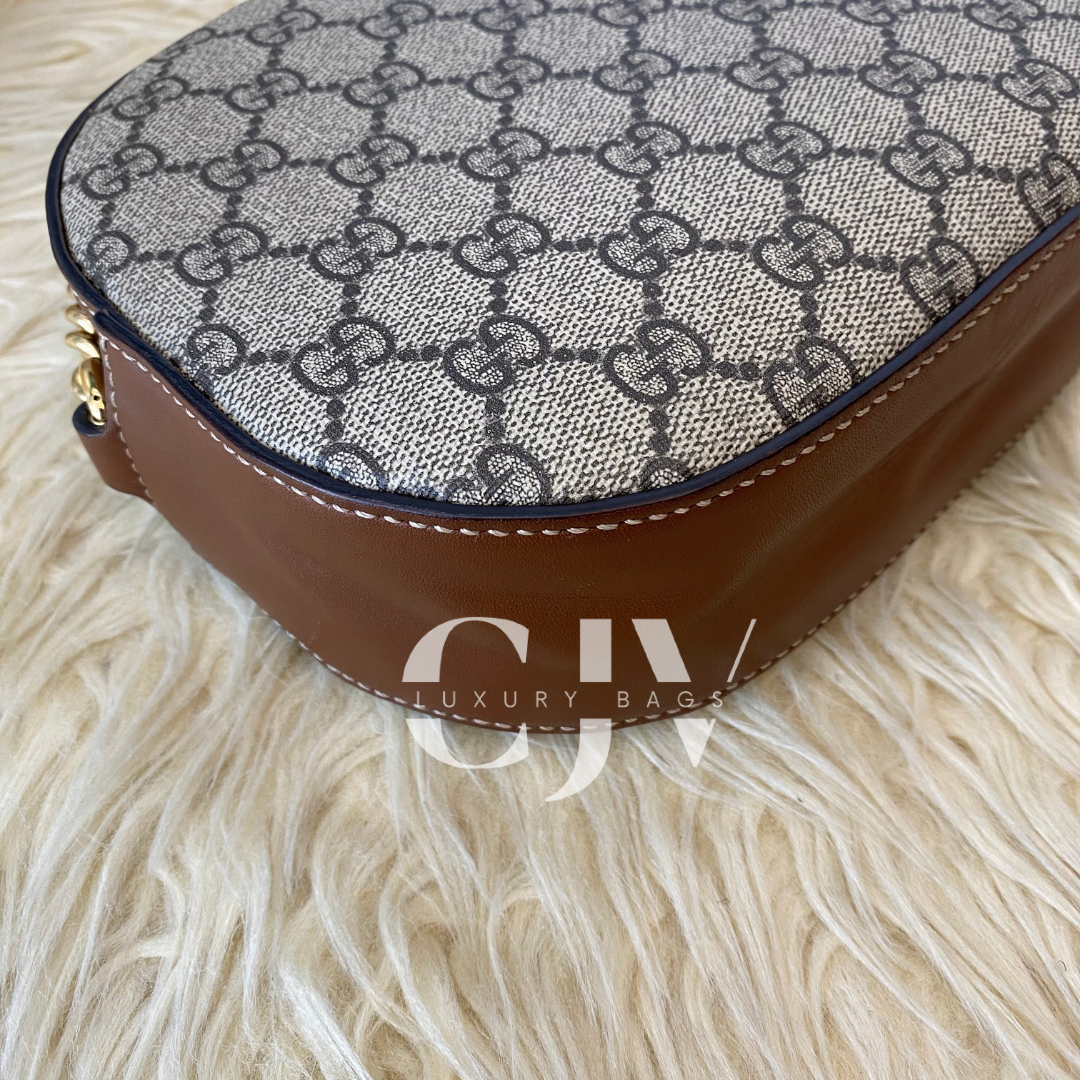 Gucci Bee Round Sling